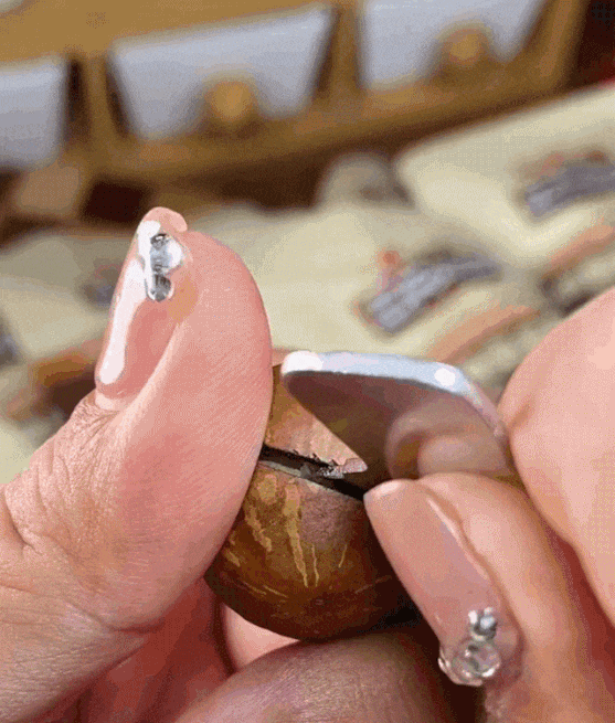 ndG1749200791KBLZGH.gif